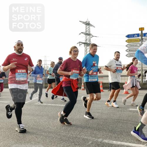 03.10.2026 - Köhlbrandbrückenlauf Michael Burmester http://msf.ph/oto/10767074 03.10.2026 09:23:25 Position 3 1708, 3, 2823, 3738, 2470 meine-sportfotos.de