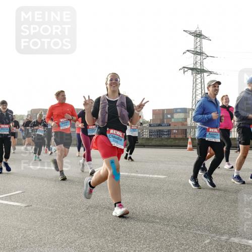 03.10.2026 - Köhlbrandbrückenlauf Michael Burmester http://msf.ph/oto/10767080 03.10.2026 09:23:26 Position 3 3108, 1592, 2969 meine-sportfotos.de