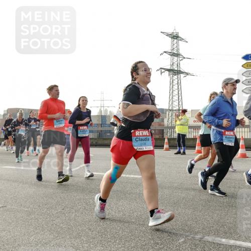 03.10.2026 - Köhlbrandbrückenlauf Michael Burmester http://msf.ph/oto/10767086 03.10.2026 09:23:26 Position 3 1751, 3108, 1592, 3, 2777 meine-sportfotos.de