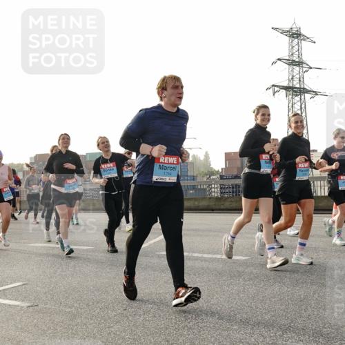 03.10.2026 - Köhlbrandbrückenlauf Michael Burmester http://msf.ph/oto/10767122 03.10.2026 09:23:31 Position 3 1754, 1407, 1 meine-sportfotos.de