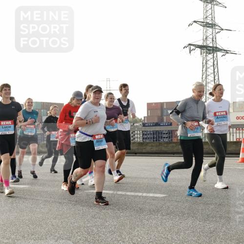 03.10.2026 - Köhlbrandbrückenlauf Michael Burmester http://msf.ph/oto/10767175 03.10.2026 09:23:38 Position 3 2979, 2424, 2619 meine-sportfotos.de