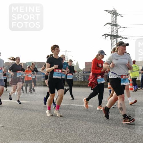 03.10.2026 - Köhlbrandbrückenlauf Michael Burmester http://msf.ph/oto/10767181 03.10.2026 09:23:39 Position 3 2039, 2979, 3 meine-sportfotos.de