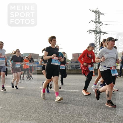 03.10.2026 - Köhlbrandbrückenlauf Michael Burmester http://msf.ph/oto/10767183 03.10.2026 09:23:40 Position 3 2039, 2979, 3 meine-sportfotos.de