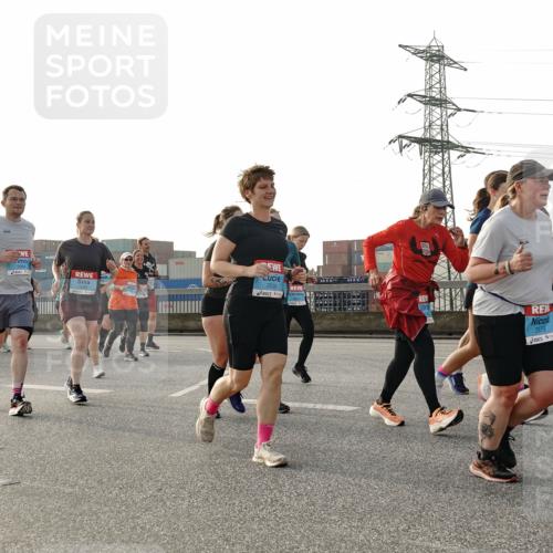 03.10.2026 - Köhlbrandbrückenlauf Michael Burmester http://msf.ph/oto/10767185 03.10.2026 09:23:40 Position 3 2039, 2979 meine-sportfotos.de