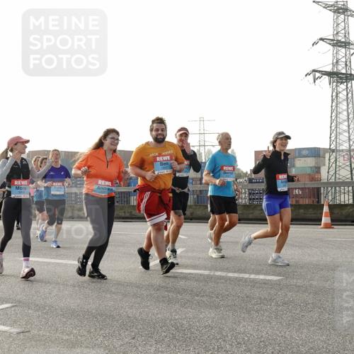 03.10.2026 - Köhlbrandbrückenlauf Michael Burmester http://msf.ph/oto/10767249 03.10.2026 09:23:49 Position 3 1966, 3305, 00 meine-sportfotos.de