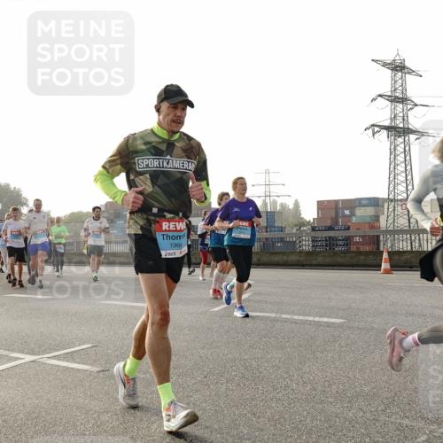 03.10.2026 - Köhlbrandbrückenlauf Michael Burmester http://msf.ph/oto/10767259 03.10.2026 09:23:51 Position 3 1960, 1, 3305, 3201 meine-sportfotos.de
