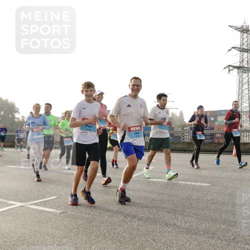03.10.2026 - Köhlbrandbrückenlauf Michael Burmester http://msf.ph/oto/10767284 03.10.2026 09:23:54 Position 3 1033, 1032 meine-sportfotos.de