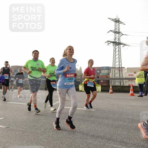 03.10.2026 - Köhlbrandbrückenlauf Michael Burmester http://msf.ph/oto/10767295 03.10.2026 09:23:56 Position 3 2026, 3123, 3644 meine-sportfotos.de