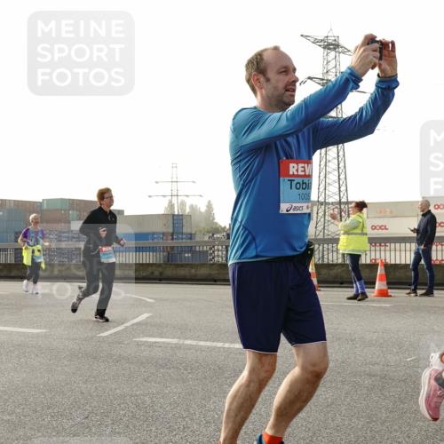 03.10.2026 - Köhlbrandbrückenlauf Michael Burmester http://msf.ph/oto/10767343 03.10.2026 09:24:05 Position 3 1005, 3 meine-sportfotos.de