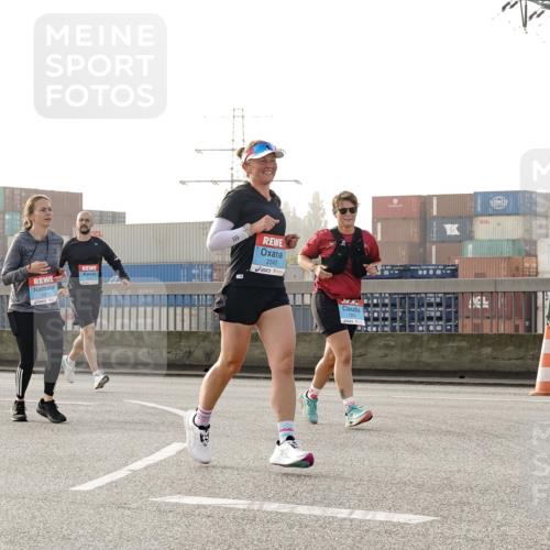 03.10.2026 - Köhlbrandbrückenlauf Michael Burmester http://msf.ph/oto/10767372 03.10.2026 09:24:11 Position 3 1999, 1913, 2543, 1951 meine-sportfotos.de