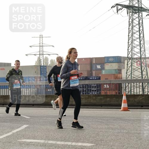 03.10.2026 - Köhlbrandbrückenlauf Michael Burmester http://msf.ph/oto/10767382 03.10.2026 09:24:13 Position 3 1999, 1913, 1951 meine-sportfotos.de