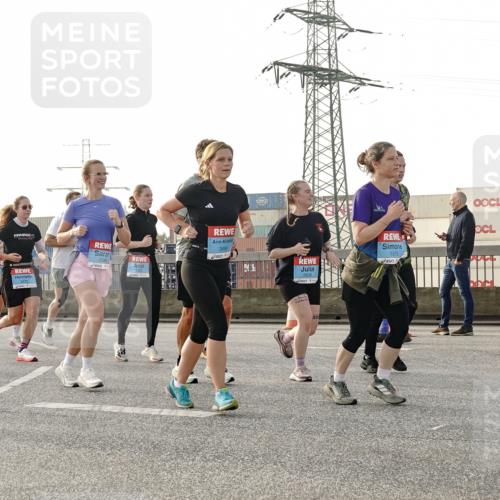 03.10.2026 - Köhlbrandbrückenlauf Michael Burmester http://msf.ph/oto/10767392 03.10.2026 09:24:15 Position 3 2599, 1225, 1573 meine-sportfotos.de