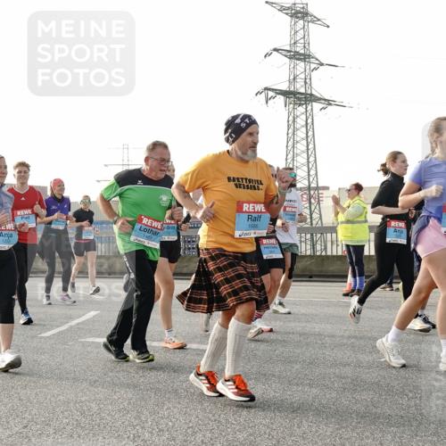 03.10.2026 - Köhlbrandbrückenlauf Michael Burmester http://msf.ph/oto/10767403 03.10.2026 09:24:17 Position 3 173, 1463, 1686, 1233, 2599 meine-sportfotos.de