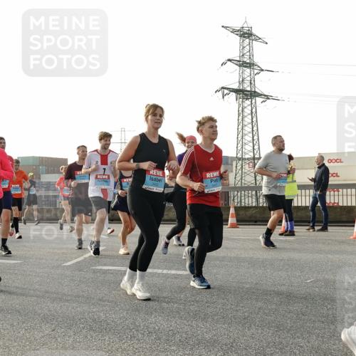 03.10.2026 - Köhlbrandbrückenlauf Michael Burmester http://msf.ph/oto/10767414 03.10.2026 09:24:18 Position 3 3452, 3421, 1233 meine-sportfotos.de