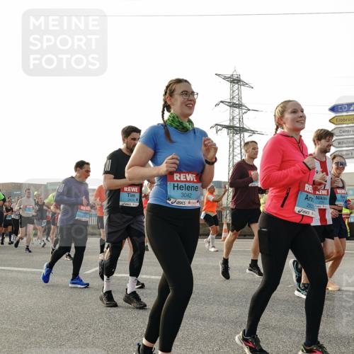 03.10.2026 - Köhlbrandbrückenlauf Michael Burmester http://msf.ph/oto/10767429 03.10.2026 09:24:20 Position 3 2976, 3042, 3, 2761, 293 meine-sportfotos.de