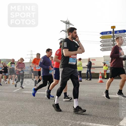 03.10.2026 - Köhlbrandbrückenlauf Michael Burmester http://msf.ph/oto/10767437 03.10.2026 09:24:21 Position 3 2976 meine-sportfotos.de