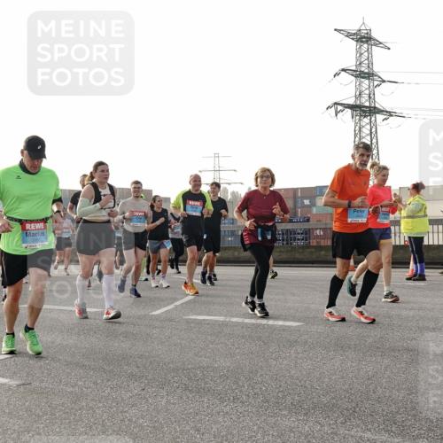 03.10.2026 - Köhlbrandbrückenlauf Michael Burmester http://msf.ph/oto/10767439 03.10.2026 09:24:22 Position 3 3342, 5, 163, 3181 meine-sportfotos.de