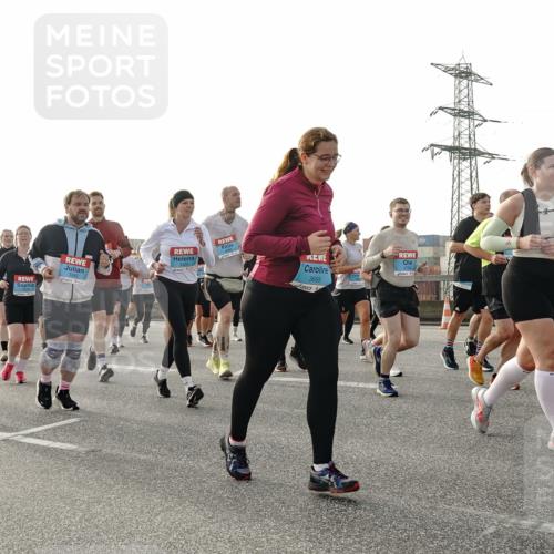 03.10.2026 - Köhlbrandbrückenlauf Michael Burmester http://msf.ph/oto/10767457 03.10.2026 09:24:24 Position 3 1822, 2866, 3669 meine-sportfotos.de