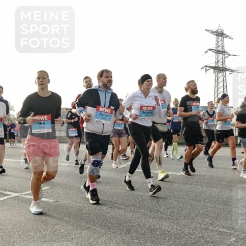 03.10.2026 - Köhlbrandbrückenlauf Michael Burmester http://msf.ph/oto/10767465 03.10.2026 09:24:25 Position 3 1822, 2866, 3342, 2783, 1 meine-sportfotos.de