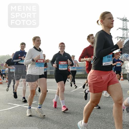 03.10.2026 - Köhlbrandbrückenlauf Michael Burmester http://msf.ph/oto/10767473 03.10.2026 09:24:26 Position 3 1822, 1820, 28, 3342 meine-sportfotos.de