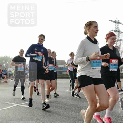 03.10.2026 - Köhlbrandbrückenlauf Michael Burmester http://msf.ph/oto/10767479 03.10.2026 09:24:26 Position 3 3259, 3620, 819, 1822, 182 meine-sportfotos.de