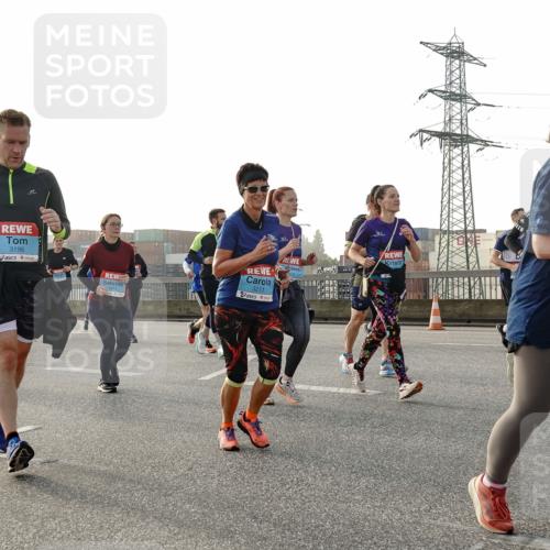 03.10.2026 - Köhlbrandbrückenlauf Michael Burmester http://msf.ph/oto/10767542 03.10.2026 09:24:37 Position 3 3196, 1915, 3211 meine-sportfotos.de