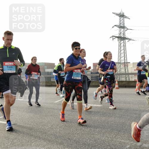 03.10.2026 - Köhlbrandbrückenlauf Michael Burmester http://msf.ph/oto/10767543 03.10.2026 09:24:37 Position 3 3196, 3211, 3 meine-sportfotos.de