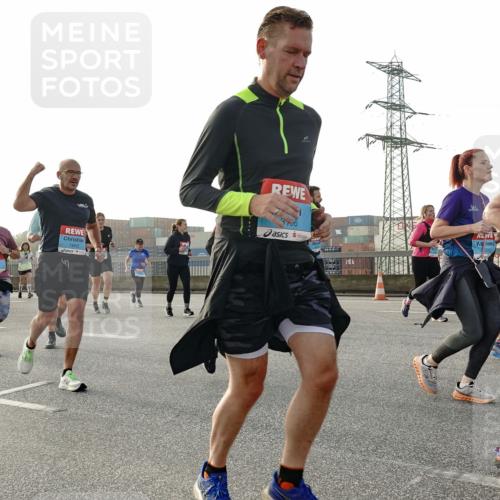 03.10.2026 - Köhlbrandbrückenlauf Michael Burmester http://msf.ph/oto/10767549 03.10.2026 09:24:38 Position 3 1662, 3706, 3211 meine-sportfotos.de