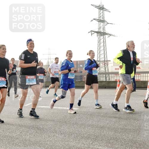 03.10.2026 - Köhlbrandbrückenlauf Michael Burmester http://msf.ph/oto/10767592 03.10.2026 09:24:46 Position 3 2825, 1103, 3 meine-sportfotos.de