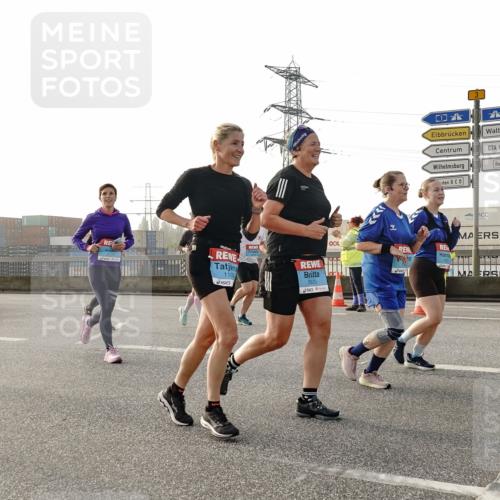 03.10.2026 - Köhlbrandbrückenlauf Michael Burmester http://msf.ph/oto/10767601 03.10.2026 09:24:47 Position 3 3826, 1103, 2825 meine-sportfotos.de