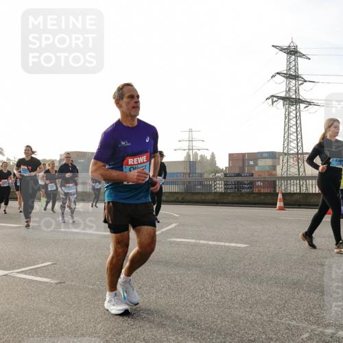 03.10.2026 - Köhlbrandbrückenlauf Michael Burmester http://msf.ph/oto/10767609 03.10.2026 09:24:48 Position 3  meine-sportfotos.de