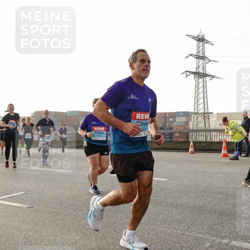 03.10.2026 - Köhlbrandbrückenlauf Michael Burmester http://msf.ph/oto/10767615 03.10.2026 09:24:49 Position 3 25, 1665 meine-sportfotos.de