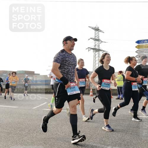 03.10.2026 - Köhlbrandbrückenlauf Michael Burmester http://msf.ph/oto/10767645 03.10.2026 09:24:53 Position 3 3193, 3, 3589 meine-sportfotos.de