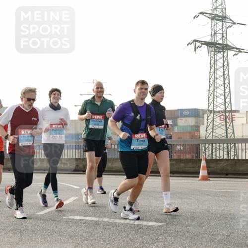 03.10.2026 - Köhlbrandbrückenlauf Michael Burmester http://msf.ph/oto/10767668 03.10.2026 09:24:57 Position 3 3273, 3133, 3045, 1869 meine-sportfotos.de