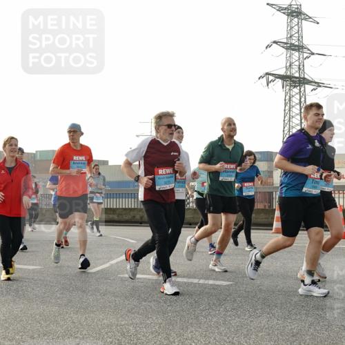 03.10.2026 - Köhlbrandbrückenlauf Michael Burmester http://msf.ph/oto/10767674 03.10.2026 09:24:58 Position 3 3273, 3133, 1869 meine-sportfotos.de