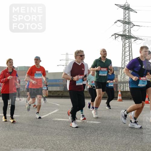 03.10.2026 - Köhlbrandbrückenlauf Michael Burmester http://msf.ph/oto/10767675 03.10.2026 09:24:58 Position 3 3647, 3273, 1869, 1 meine-sportfotos.de