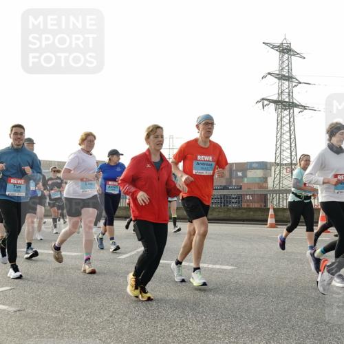 03.10.2026 - Köhlbrandbrückenlauf Michael Burmester http://msf.ph/oto/10767684 03.10.2026 09:24:59 Position 3 3228, 3219, 3647, 3133 meine-sportfotos.de