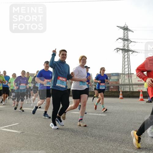 03.10.2026 - Köhlbrandbrückenlauf Michael Burmester http://msf.ph/oto/10767689 03.10.2026 09:25:00 Position 3 3219, 47 meine-sportfotos.de