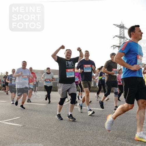 03.10.2026 - Köhlbrandbrückenlauf Michael Burmester http://msf.ph/oto/10767723 03.10.2026 09:25:04 Position 3 3339, 3641 meine-sportfotos.de