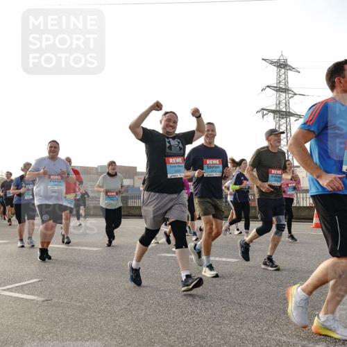 03.10.2026 - Köhlbrandbrückenlauf Michael Burmester http://msf.ph/oto/10767724 03.10.2026 09:25:04 Position 3 3339, 3641, 364 meine-sportfotos.de