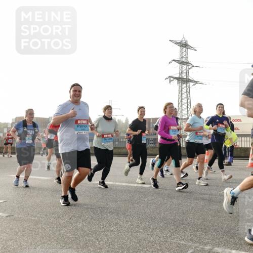 03.10.2026 - Köhlbrandbrückenlauf Michael Burmester http://msf.ph/oto/10767734 03.10.2026 09:25:05 Position 3 20, 3685, 1, 7, 3339 meine-sportfotos.de