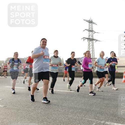 03.10.2026 - Köhlbrandbrückenlauf Michael Burmester http://msf.ph/oto/10767736 03.10.2026 09:25:05 Position 3 3685, 2, 3 meine-sportfotos.de