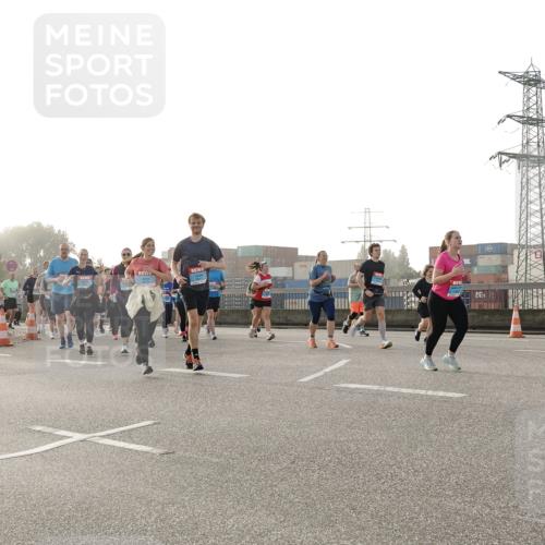 03.10.2026 - Köhlbrandbrückenlauf Michael Burmester http://msf.ph/oto/10767753 03.10.2026 09:25:08 Position 3  meine-sportfotos.de