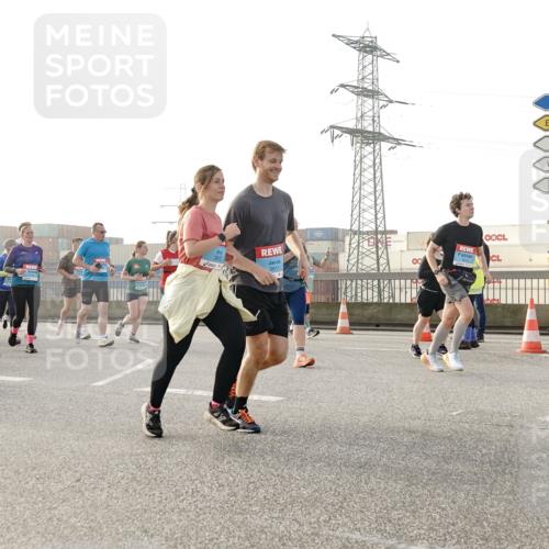 03.10.2026 - Köhlbrandbrückenlauf Michael Burmester http://msf.ph/oto/10767763 03.10.2026 09:25:09 Position 3 3, 3811 meine-sportfotos.de