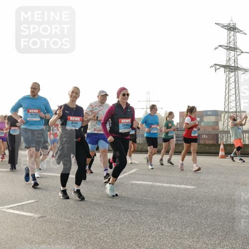 03.10.2026 - Köhlbrandbrückenlauf Michael Burmester http://msf.ph/oto/10767769 03.10.2026 09:25:10 Position 3 2734 meine-sportfotos.de