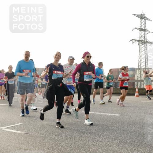 03.10.2026 - Köhlbrandbrückenlauf Michael Burmester http://msf.ph/oto/10767773 03.10.2026 09:25:11 Position 3 6, 00 meine-sportfotos.de