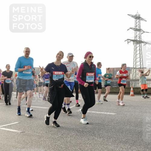 03.10.2026 - Köhlbrandbrückenlauf Michael Burmester http://msf.ph/oto/10767774 03.10.2026 09:25:11 Position 3 3582, 3556 meine-sportfotos.de