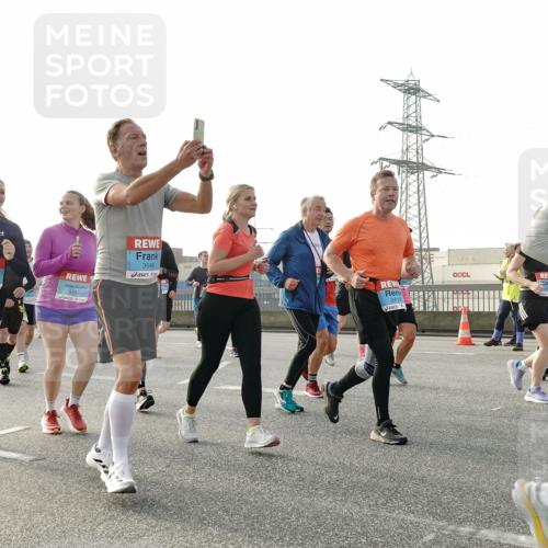 03.10.2026 - Köhlbrandbrückenlauf Michael Burmester http://msf.ph/oto/10767811 03.10.2026 09:25:15 Position 3 3544, 3419, 3749, 1, 3511 meine-sportfotos.de