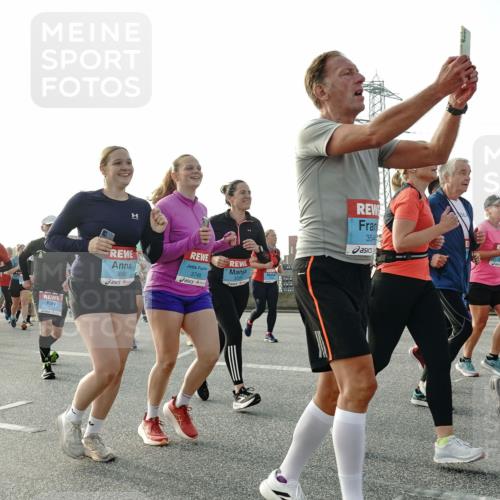 03.10.2026 - Köhlbrandbrückenlauf Michael Burmester http://msf.ph/oto/10767818 03.10.2026 09:25:16 Position 3 3749, 3680, 3540, 7, 3419 meine-sportfotos.de