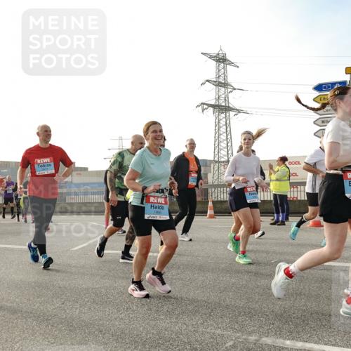 03.10.2026 - Köhlbrandbrückenlauf Michael Burmester http://msf.ph/oto/10767847 03.10.2026 09:25:21 Position 3 3474, 1860, 3629 meine-sportfotos.de